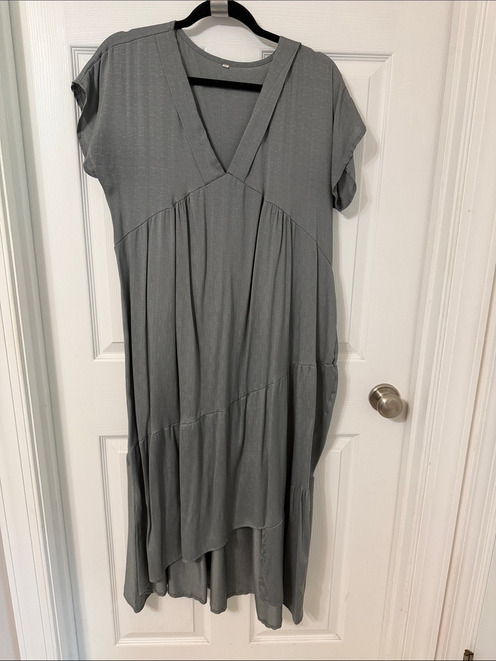 V-Neck Short Sleeve Tiered Midi Dress - Gray